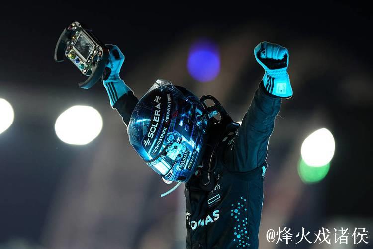F1新加坡站正赛：拉塞尔杆位夺冠 维斯塔潘亚军